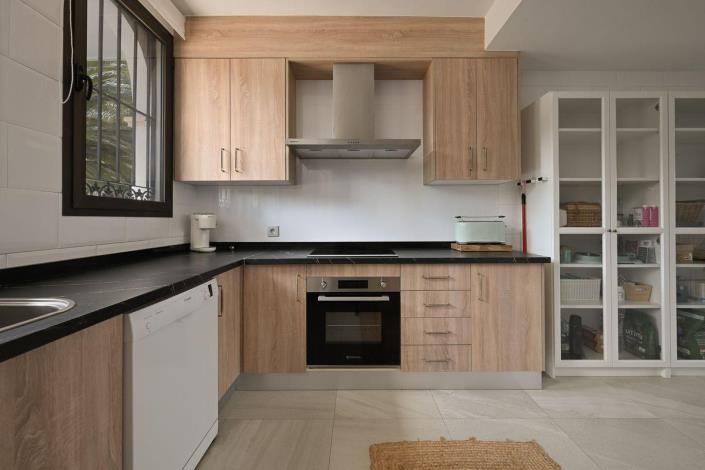 Image No.37-3 Bed Semi-Detached for sale