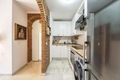 11-20939a0134ad724a8cb2a801094d15a4