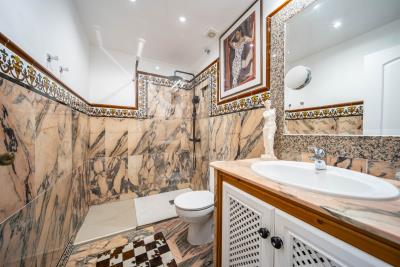 13-5fd73dea700db77384c091ca9818b1a9