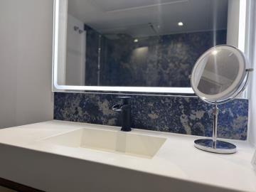 10-bb915d1cb19341576dcdc994b81ab9c5