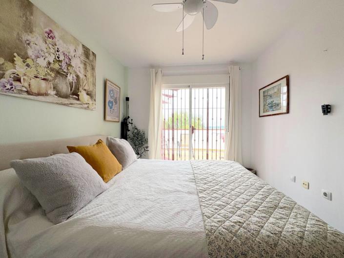 Image No.8-Jumelé de 3 chambres à vendre à Mijas