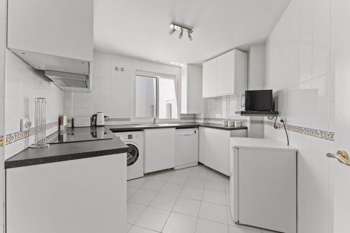 Image No.10-3 Bed Apartment for sale