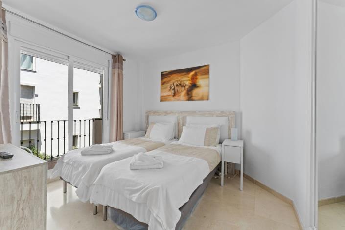 Image No.21-3 Bed Apartment for sale