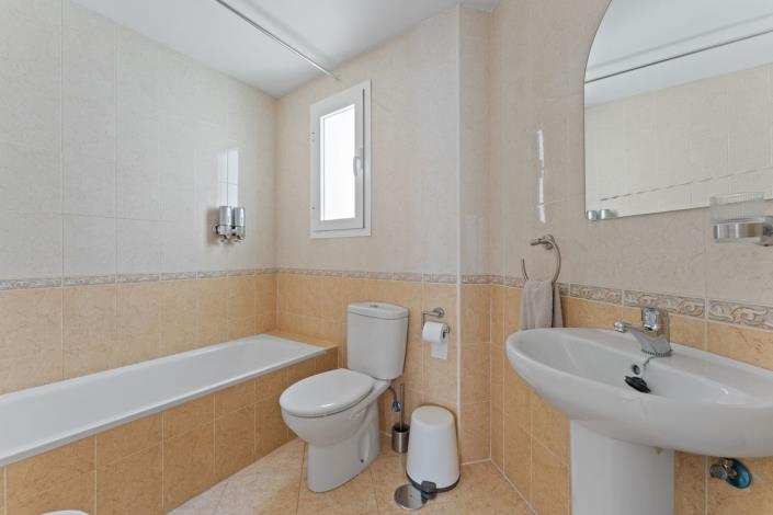 Image No.20-3 Bed Apartment for sale