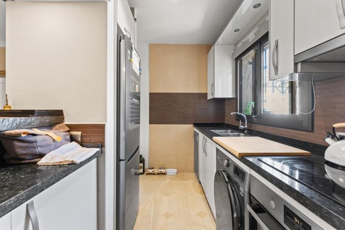 Image No.11-2 Bed Apartment for sale