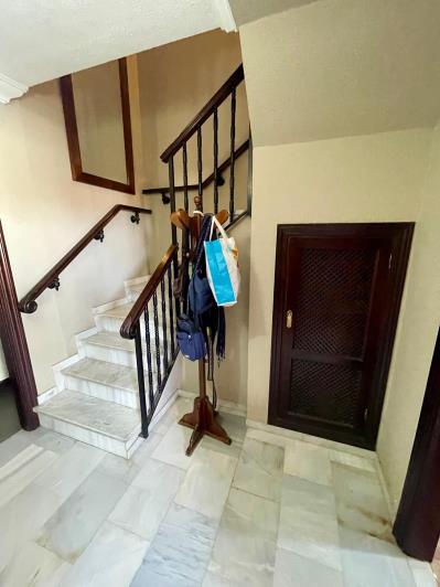 Image No.18-4 Bed Townhouse for sale