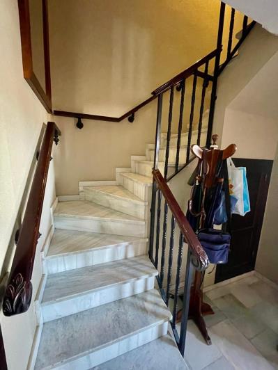 Image No.17-4 Bed Townhouse for sale