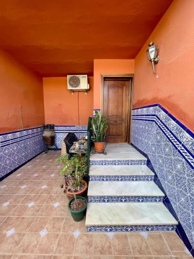 Image No.20-4 Bed Townhouse for sale