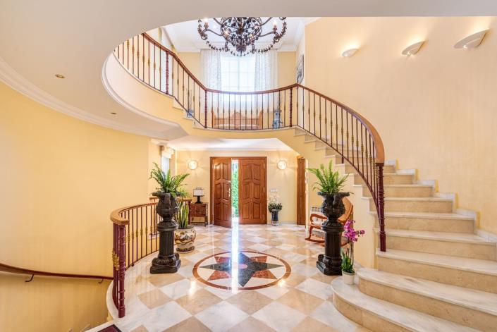 Image No.6-5 Bed Villa for sale
