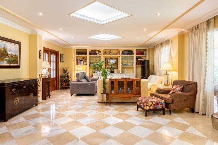 Image No.29-5 Bed Villa for sale