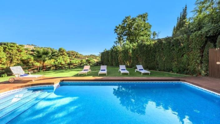 Image No.9-5 Bed Villa for sale