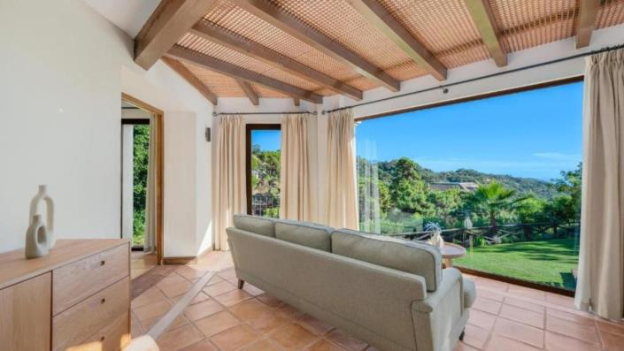 Image No.12-5 Bed Villa for sale