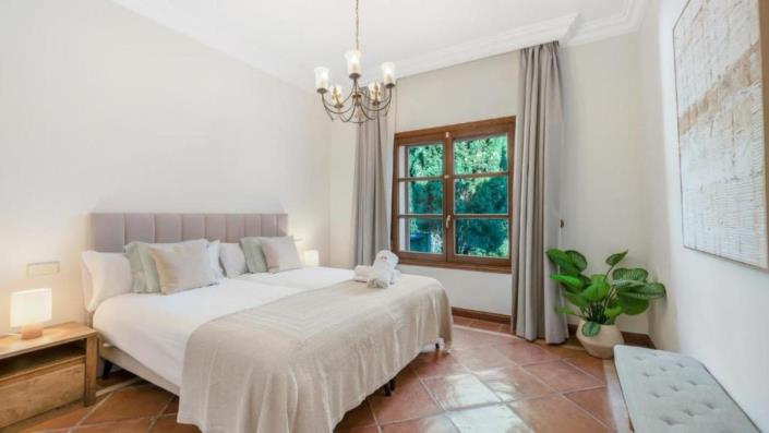 Image No.27-5 Bed Villa for sale