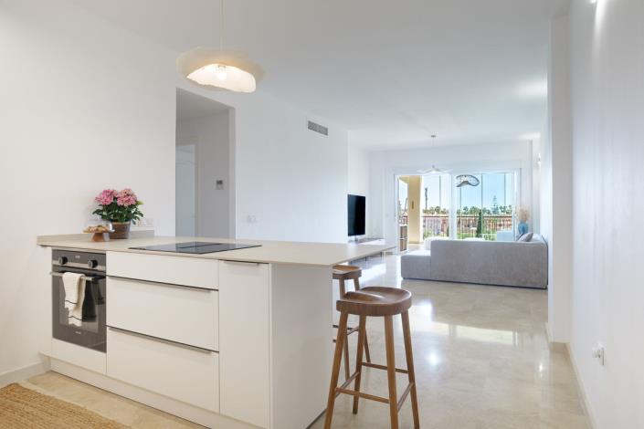 Image No.8-2 Bed Apartment for sale