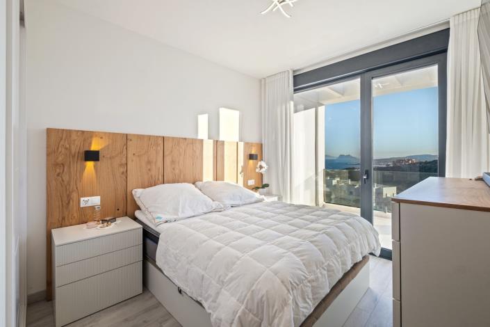 Image No.13-3 Bed Townhouse for sale