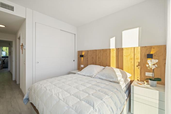 Image No.14-3 Bed Townhouse for sale