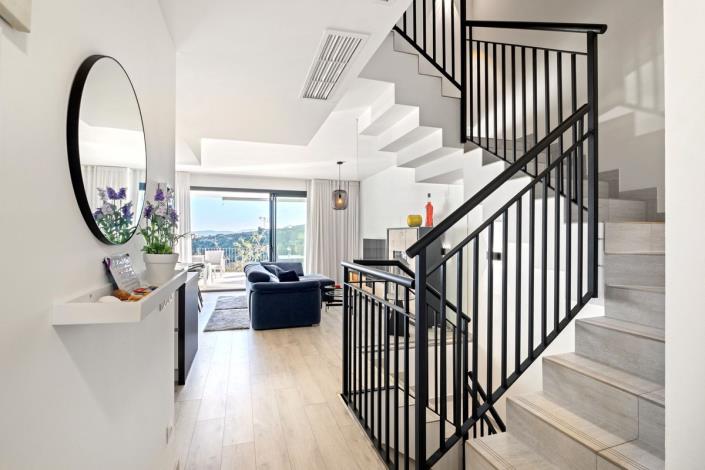 Image No.17-3 Bed Townhouse for sale