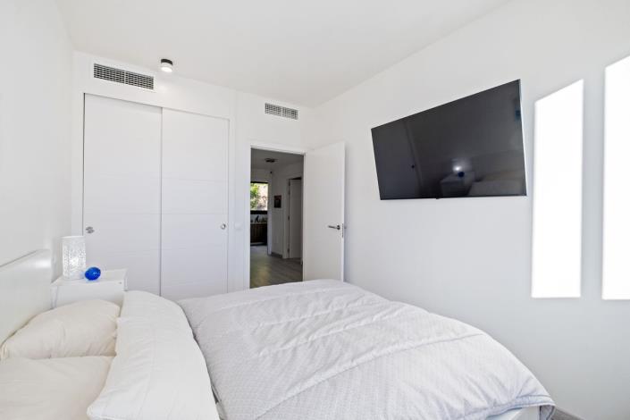 Image No.21-3 Bed Townhouse for sale