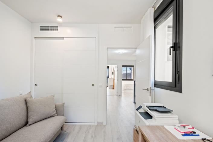 Image No.25-3 Bed Townhouse for sale