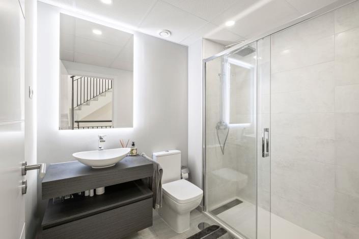 Image No.26-3 Bed Townhouse for sale