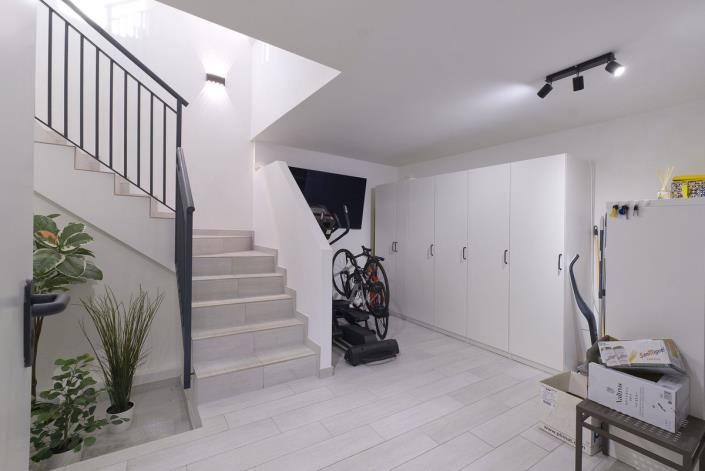 Image No.33-3 Bed Townhouse for sale