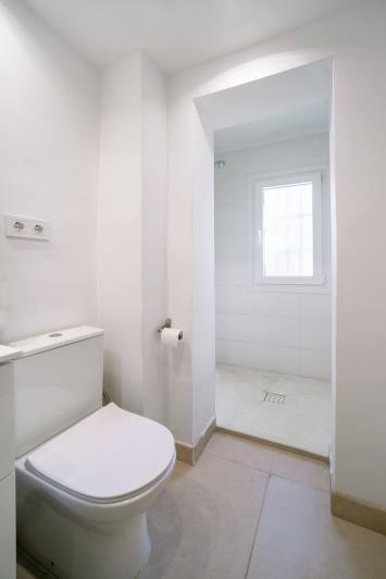 Image No.10-4 Bed Townhouse for sale