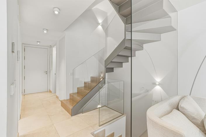 Image No.24-4 Bed Townhouse for sale
