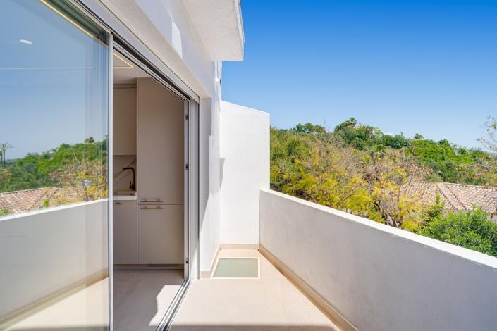Image No.9-4 Bed Townhouse for sale