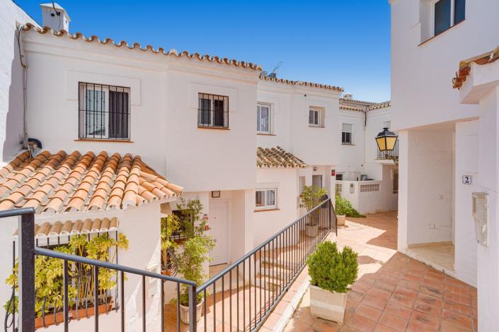 Image No.29-4 Bed Townhouse for sale