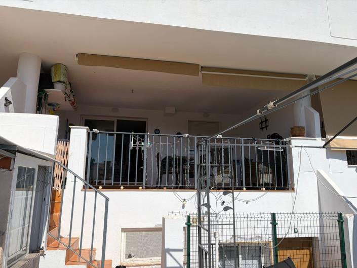 Image No.2-4 Bed Semi-Detached for sale