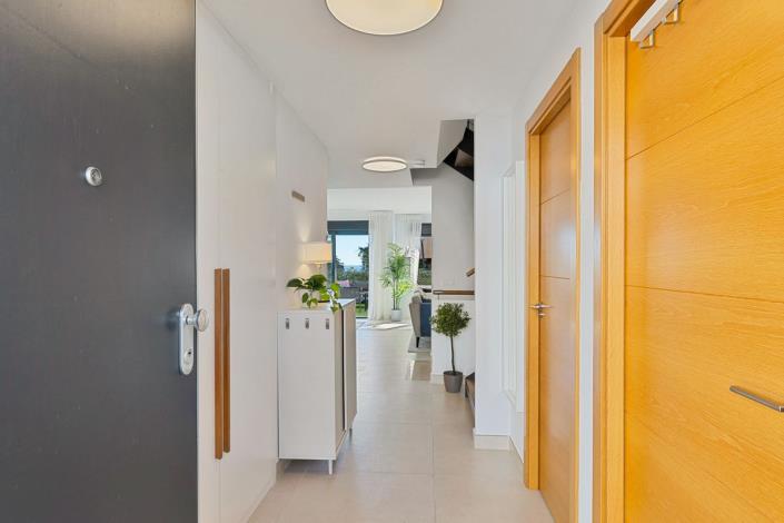 Image No.5-3 Bed Townhouse for sale