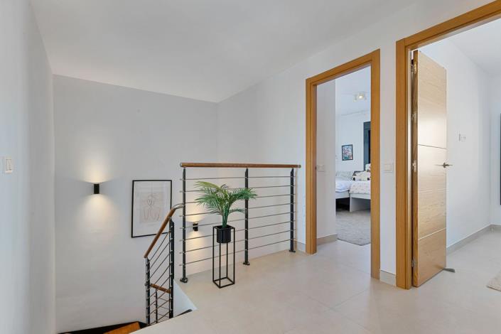 Image No.16-3 Bed Townhouse for sale