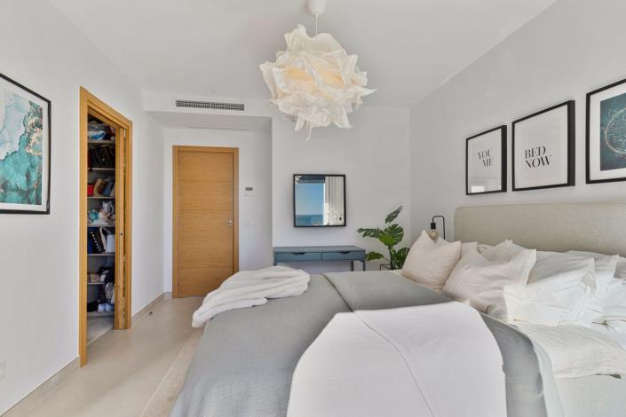 Image No.19-3 Bed Townhouse for sale