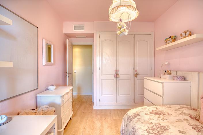 Image No.17-3 Bed Apartment for sale