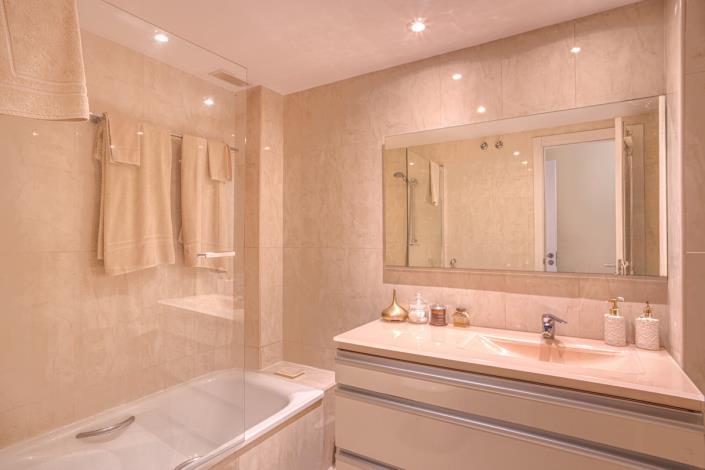 Image No.18-3 Bed Apartment for sale