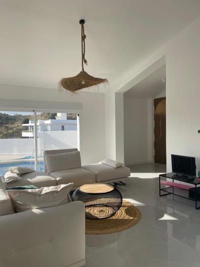 Image No.32-3 Bed Villa for sale