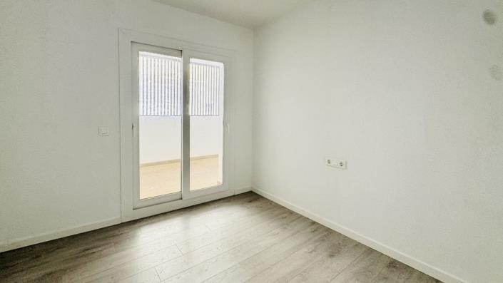 Image No.18-3 Bed Apartment for sale