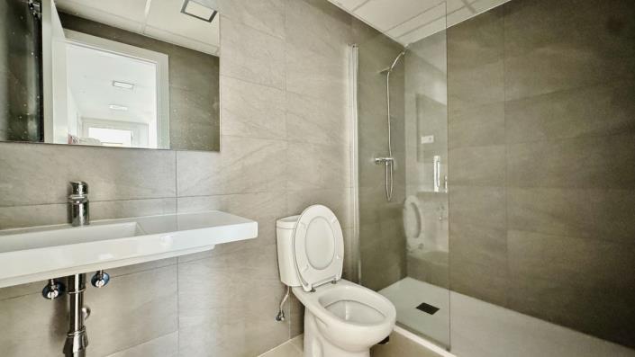Image No.21-3 Bed Apartment for sale