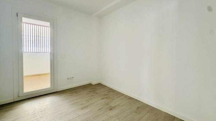 Image No.23-3 Bed Apartment for sale