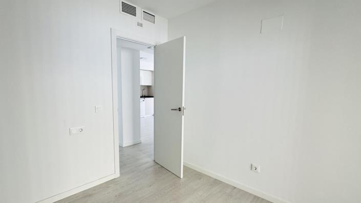 Image No.24-3 Bed Apartment for sale