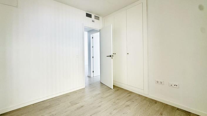 Image No.28-3 Bed Apartment for sale