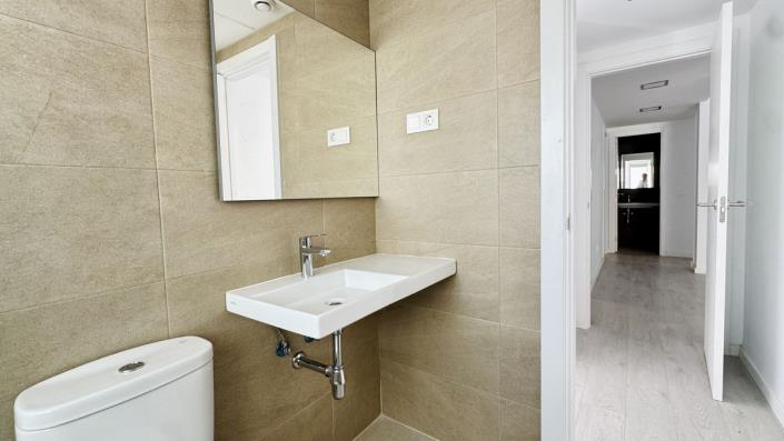 Image No.30-3 Bed Apartment for sale