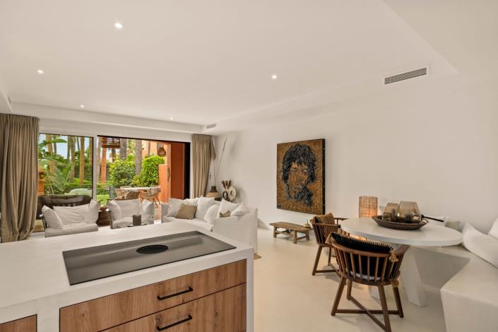 Image No.9-4 Bed Townhouse for sale