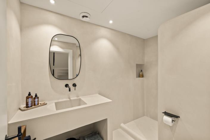 Image No.16-4 Bed Townhouse for sale