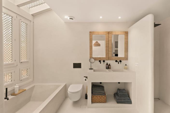 Image No.20-4 Bed Townhouse for sale