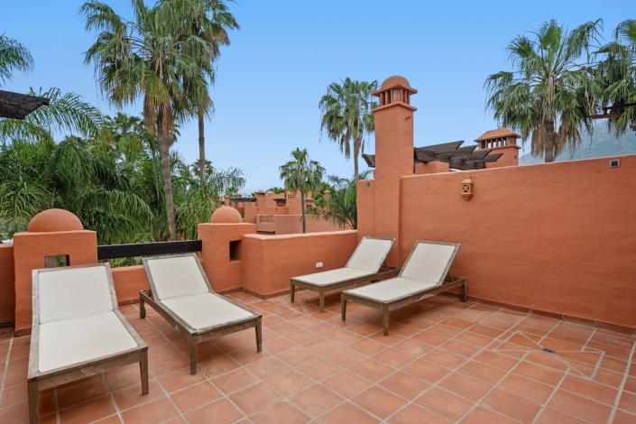 Image No.27-4 Bed Townhouse for sale