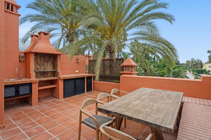 Image No.28-4 Bed Townhouse for sale