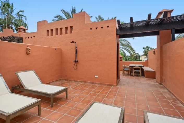 Image No.30-4 Bed Townhouse for sale