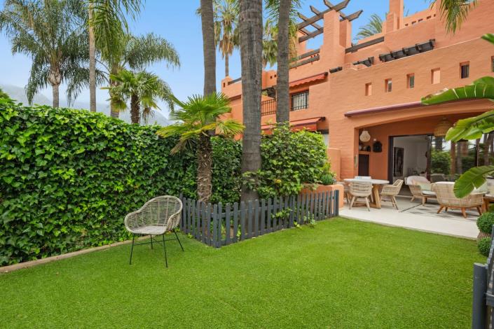Image No.37-4 Bed Townhouse for sale