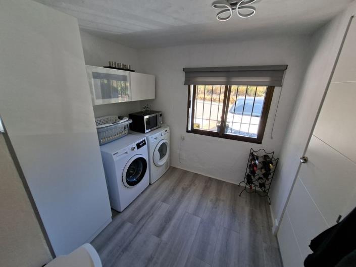 Image No.25-3 Bed Townhouse for sale